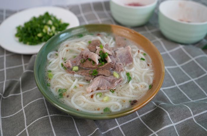 群英乡原味汤粉王培训